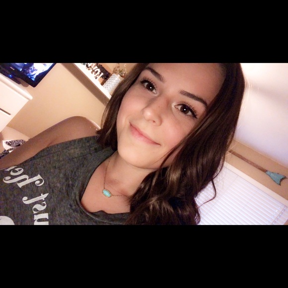 Meet your Posher, Julia - Picture 1 of 1